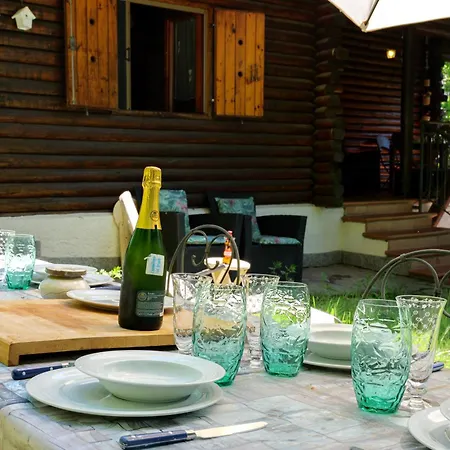 - Ampio Giardino Fino A 5 Persone